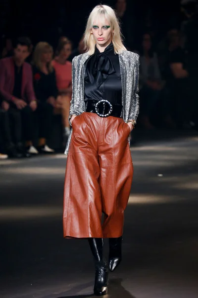 Look 23